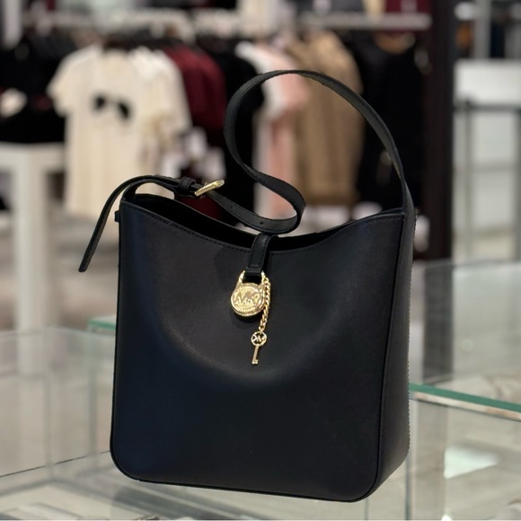 Michael Kors Lyra Small Bucket Shoulder Leather Bag Black - Picture 5 of 13